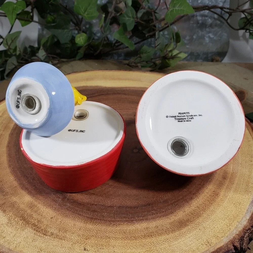 Peanuts Ceramic Woodstock Salt & Pepper shakers - Woodstock‎ in Water Dish UFS